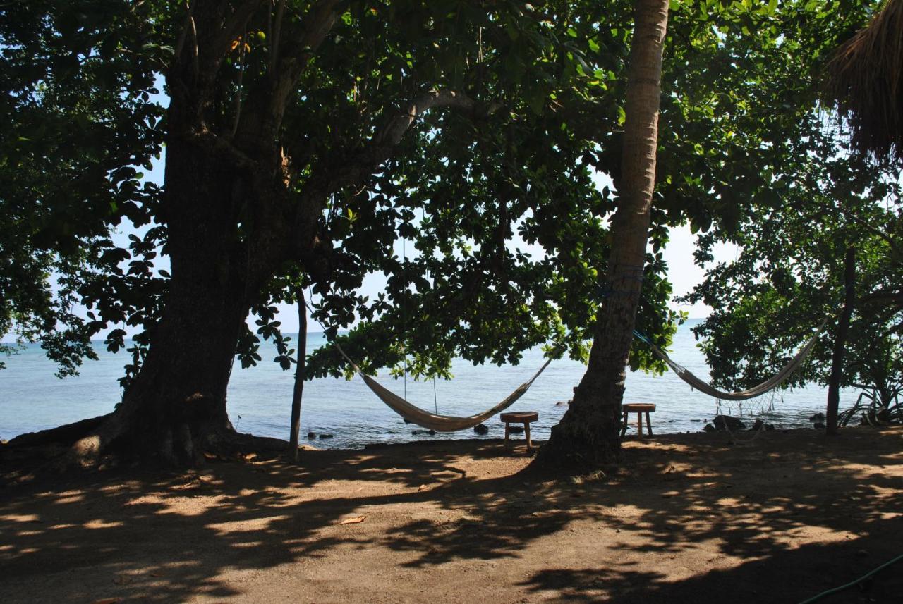 Alam Kita Hotel Karimunjawa Bagian luar foto