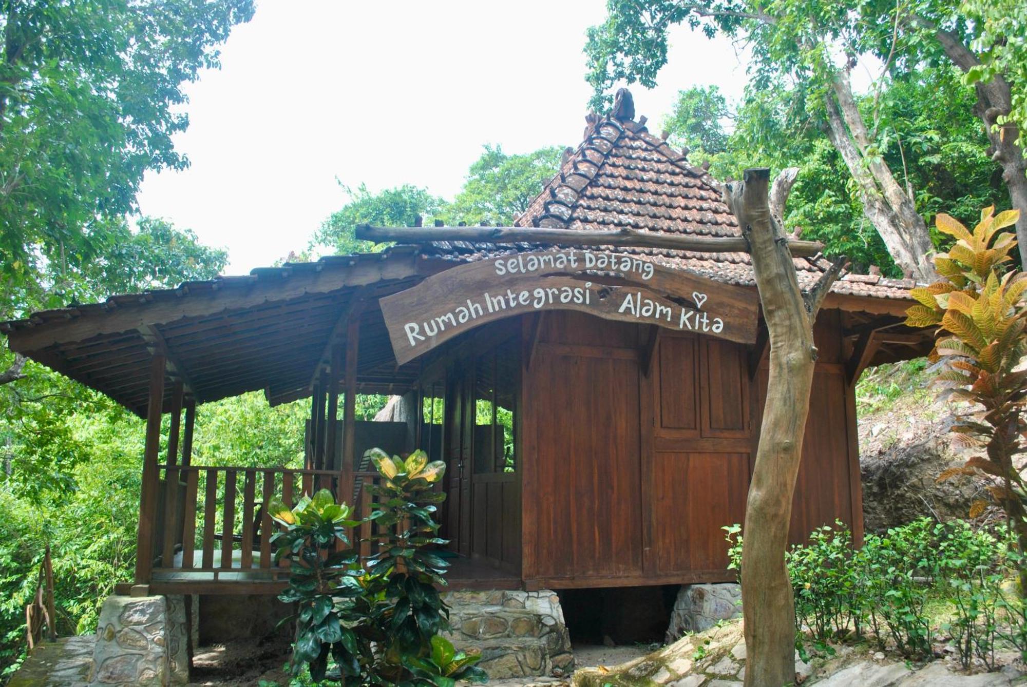 Alam Kita Hotel Karimunjawa Bagian luar foto