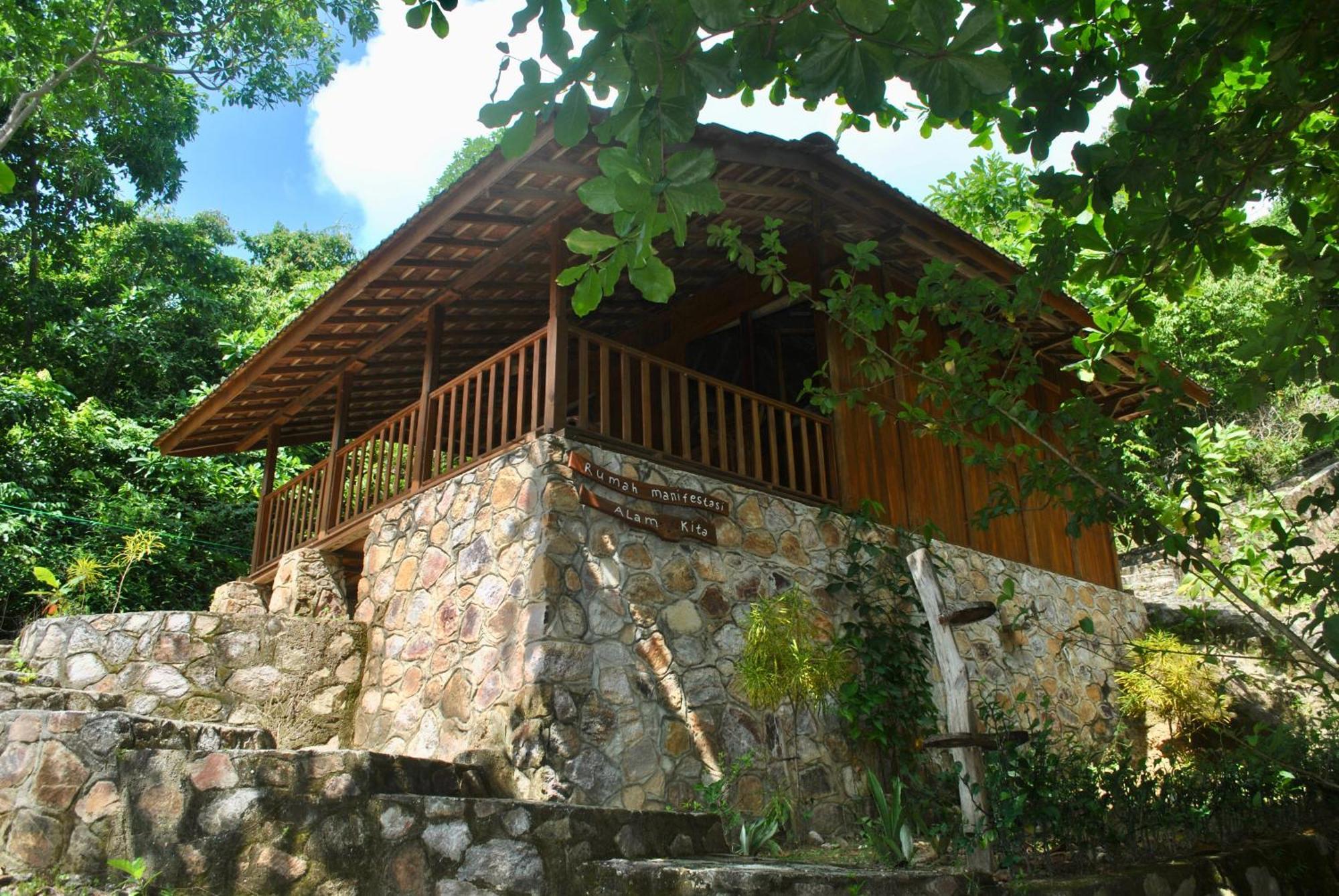 Alam Kita Hotel Karimunjawa Bagian luar foto