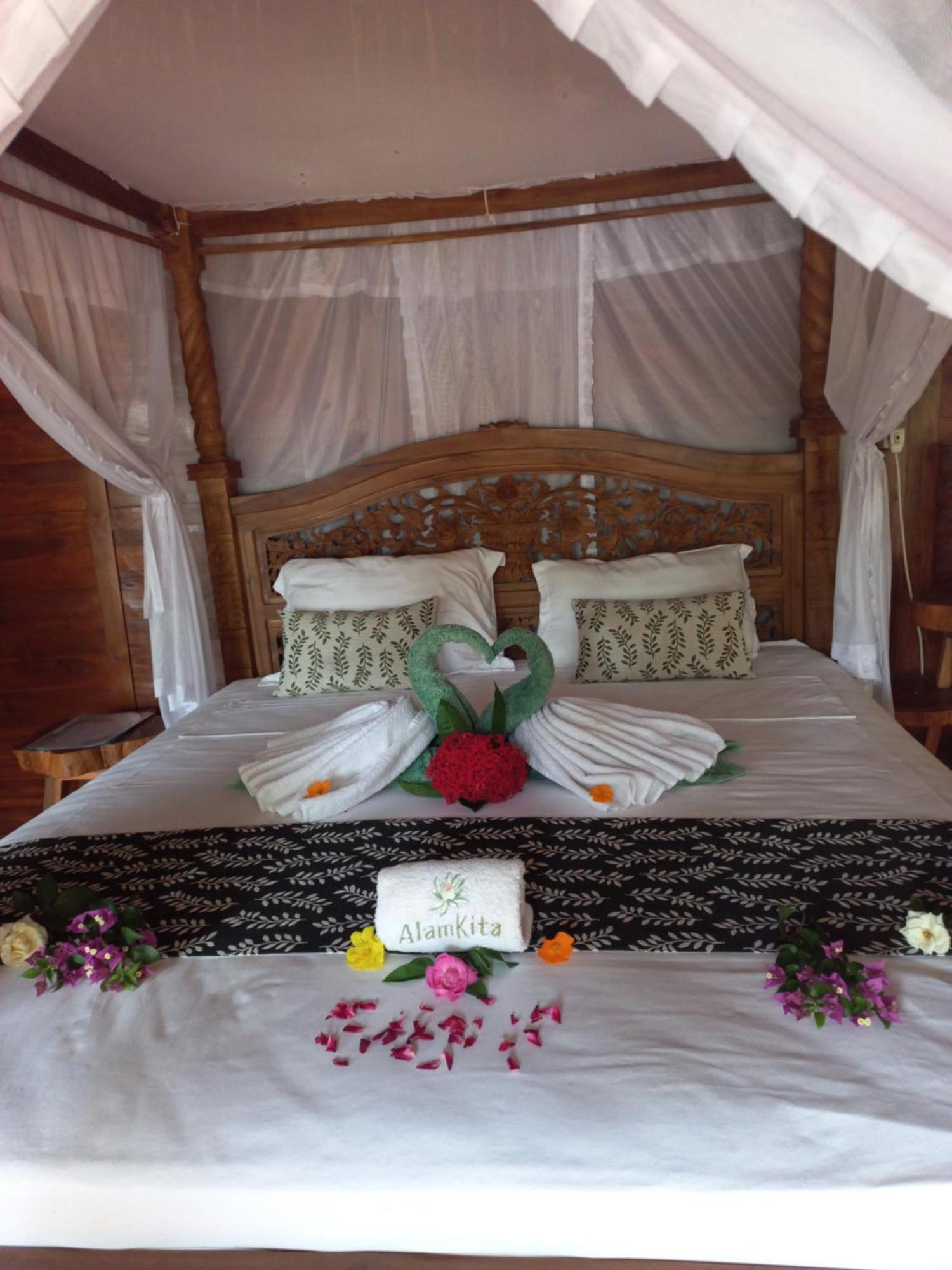 Alam Kita Hotel Karimunjawa Bagian luar foto