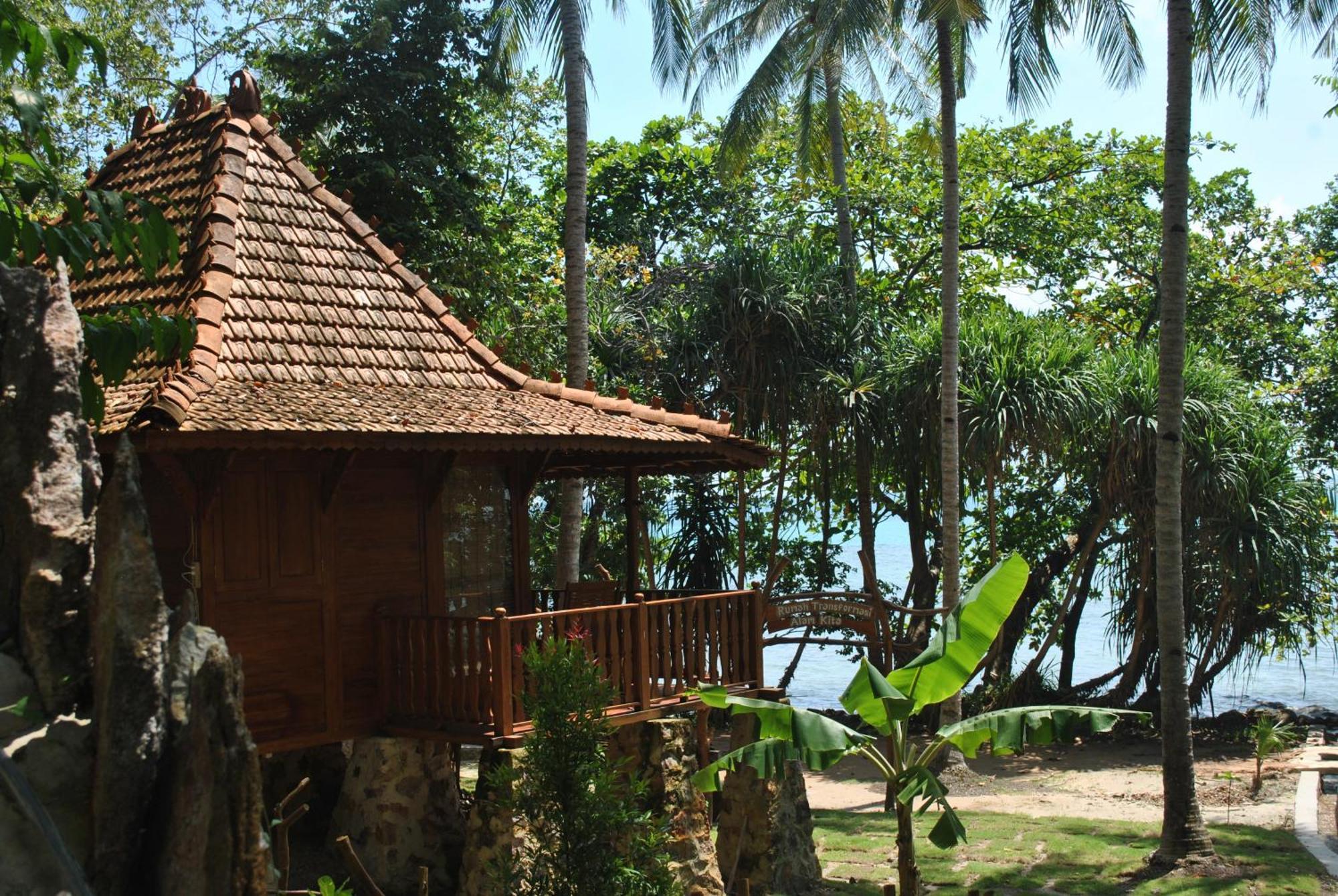 Alam Kita Hotel Karimunjawa Bagian luar foto